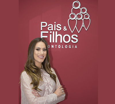 Dra. Priscila Thaís Corrêa de Oliveira – Odontologia Pais e Filhos – Odontologia em Maringá Dra. Priscila Thaís Corrêa de Oliveira - Odontologia Pais e Filhos - Odontologia em Maringá